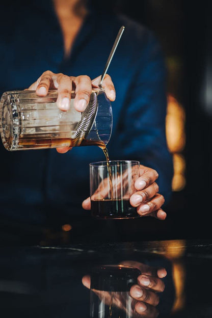 HISTORY COMPANY - The 'Ginza Bar' Whiskey Glass Set, a 4-piece collection designed for Japanese whiskey and signature cocktails.