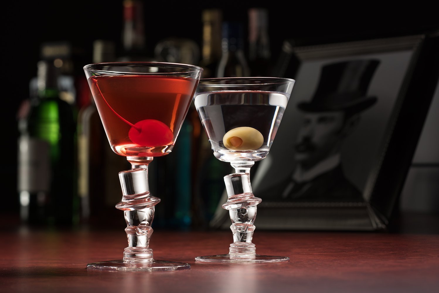 HISTORY COMPANY - Elegant Original Martini Glasses, a 2-piece set crafted for classic cocktails and timeless sophistication.