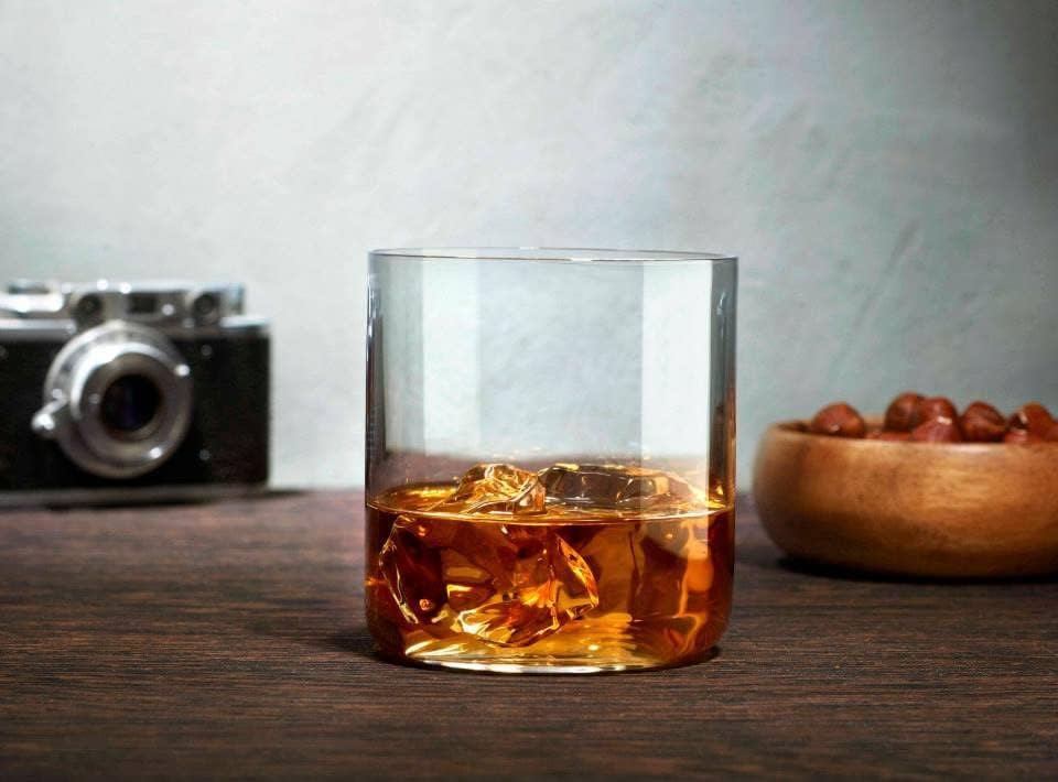 HISTORY COMPANY - Elegant and ultra-minimalist, the Hayworth Whiskey Glass offers premium barware for women who love whiskey.